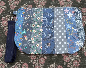 Quilted cotton wristlet bag