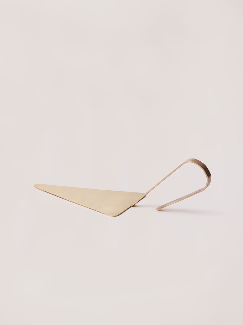 Loop Brass Cake Server