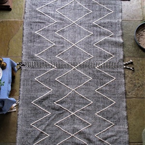 Moroccan Handmade Berber Rug Tribal from Atlas Mountains // 8.2 x 5ft // Fairtrade image 3
