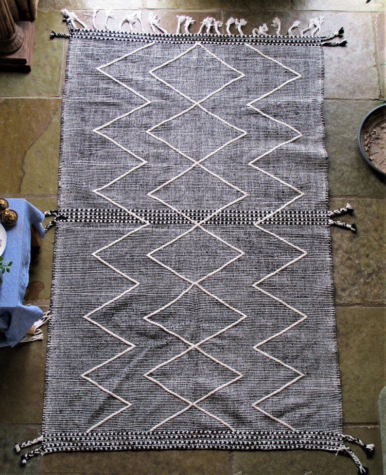 Moroccan Handmade Berber Rug Tribal from Atlas Mountains // 8.2 x 5ft // Fairtrade image 3