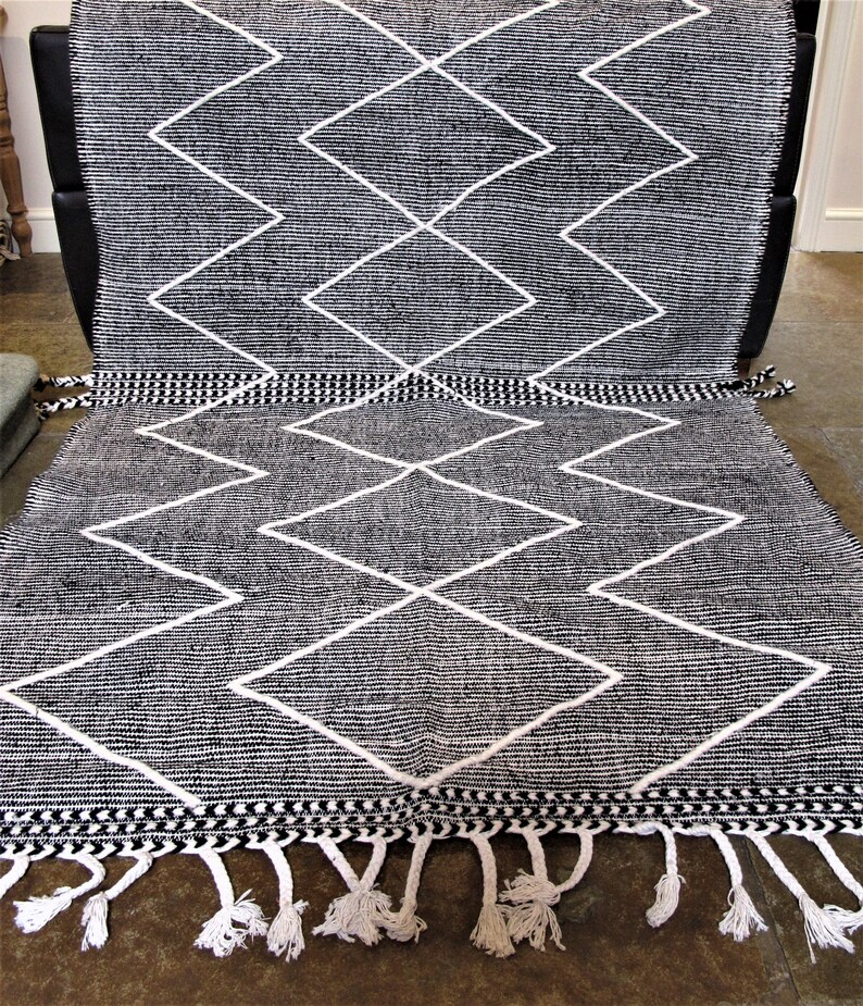 Moroccan Handmade Berber Rug Tribal from Atlas Mountains // 8.2 x 5ft // Fairtrade image 9