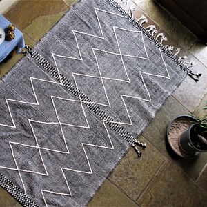 Moroccan Handmade Berber Rug Tribal from Atlas Mountains // 8.2 x 5ft // Fairtrade image 6