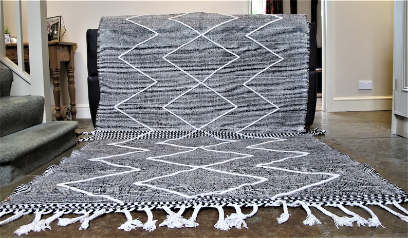 Moroccan Handmade Berber Rug Tribal from Atlas Mountains // 8.2 x 5ft // Fairtrade image 1
