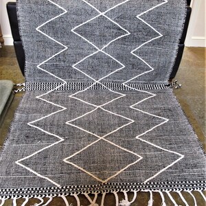 Moroccan Handmade Berber Rug Tribal from Atlas Mountains // 8.2 x 5ft // Fairtrade image 4