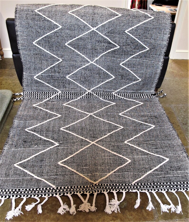 Moroccan Handmade Berber Rug Tribal from Atlas Mountains // 8.2 x 5ft // Fairtrade image 4