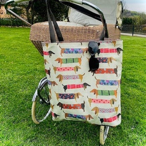 Shopper XXL im Leinenlook mit Dackelmotiv als Umhängetasche mit Futter Dackeltasche Hundetasche Schultertasche Dackel Hundeliebe Wendetasche Bild 1