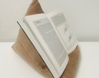 Lesekissen XXL aus flauschigem Cord großes Buchkissen Tabletkissen  E Reader Kissen Ipadkissen Ebook Lesen Buchhalter Buchstütze 16 Farben