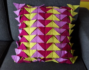 Couverture verte, violette, de coussin en feutre de laine lilas avec motif géométrique