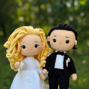 gestricktes Brautpaar, gehäkelte Braut, gehäkelter Bräutigam, Amigurumi Bräute, Hochzeitsgeschenk, handgemachte Puppe