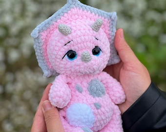 gestrickter Dinosaurier gestrickter Triceratops gestrickter Dinosaurier Plüsch-Triceratops Geschenk für einen Jungen und Mädchen Plüschdinosaurier-Dinosaurier-Spielzeug Plüsch-Dino