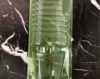 Upgrade - Plastic Shipping Clam Shell for Plants (Fit 4" Growers Pot)