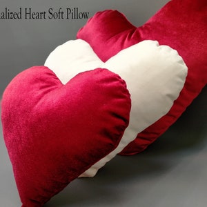 Cuscini personalizzati, cuscino a forma di cuore con nome personalizzato, cuscino per San Valentino, bomboniere monogramma, regalo di inaugurazione della casa, regalo di Natale per lei