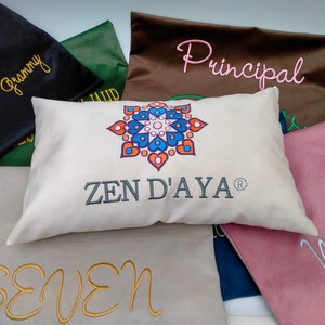 Personalized Calligraphy Name Pillow, Personalized Gift For Mom, Monogram wedding gift, engagement present, housewarming gift, Cushion cover image 2