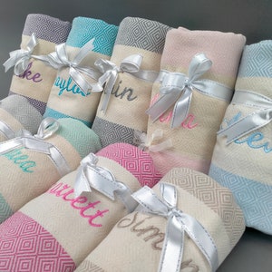 Toalla de playa bordada, despedida de soltera, toalla turca, regalo personalizado, regalo de dama de honor, decoración de playa, decoración de verano, regalos de boda