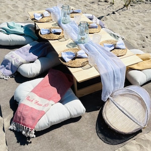 Turkisk strandhandduk, personlig handduk, brudtärnepresent, broderad bröllopspresent, möhippa, present till henne, lättviktig peshtemal bild 20