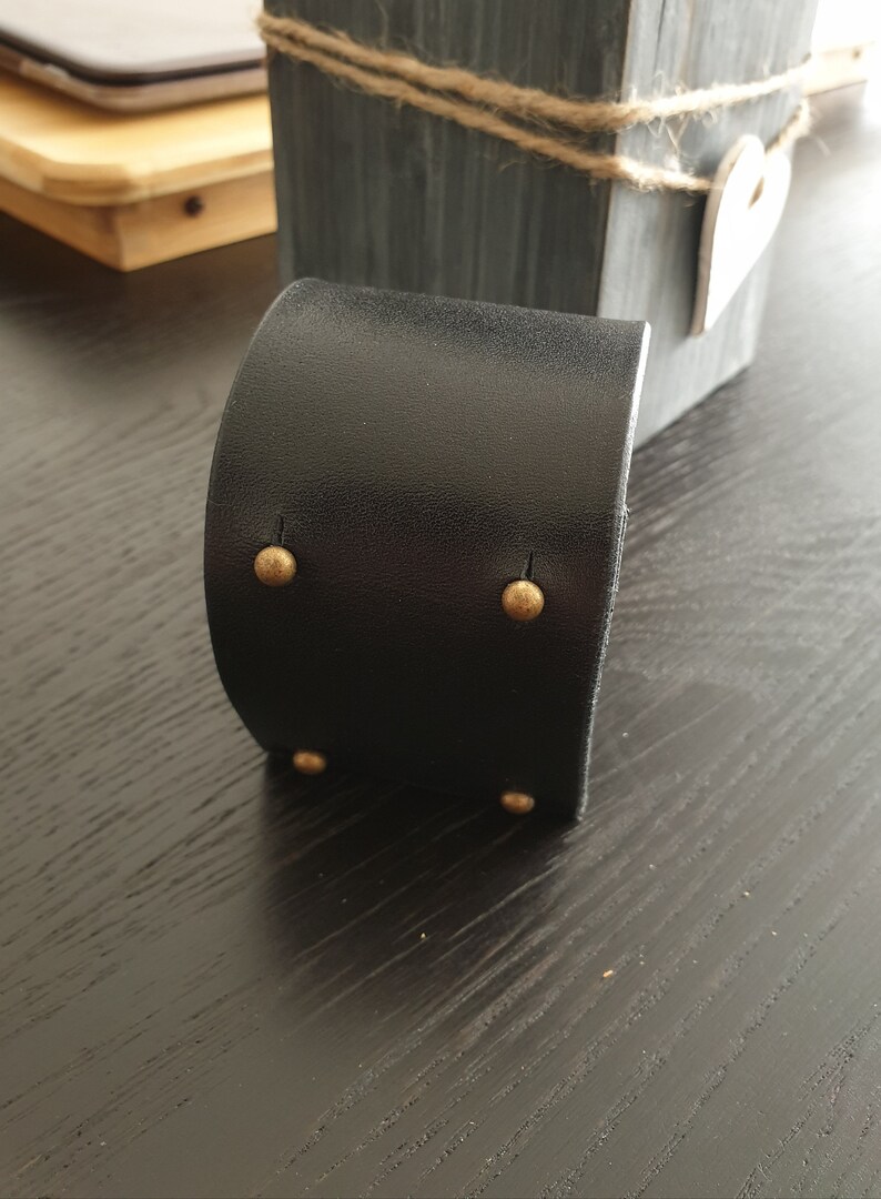 cuff bracelet.Personalized. Leather bracelet,gift for him,gift for her