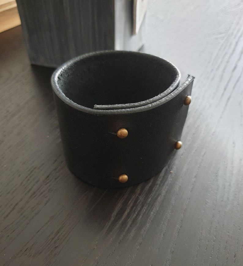 cuff bracelet.Personalized. Leather bracelet,gift for him,gift for her