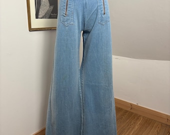 1970年代のダブルジップフレアジーンズ