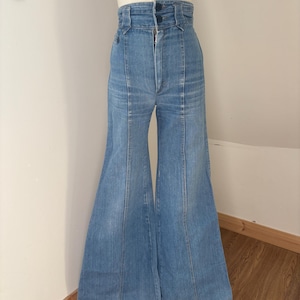 1970’s Light Wash Flares Jeans