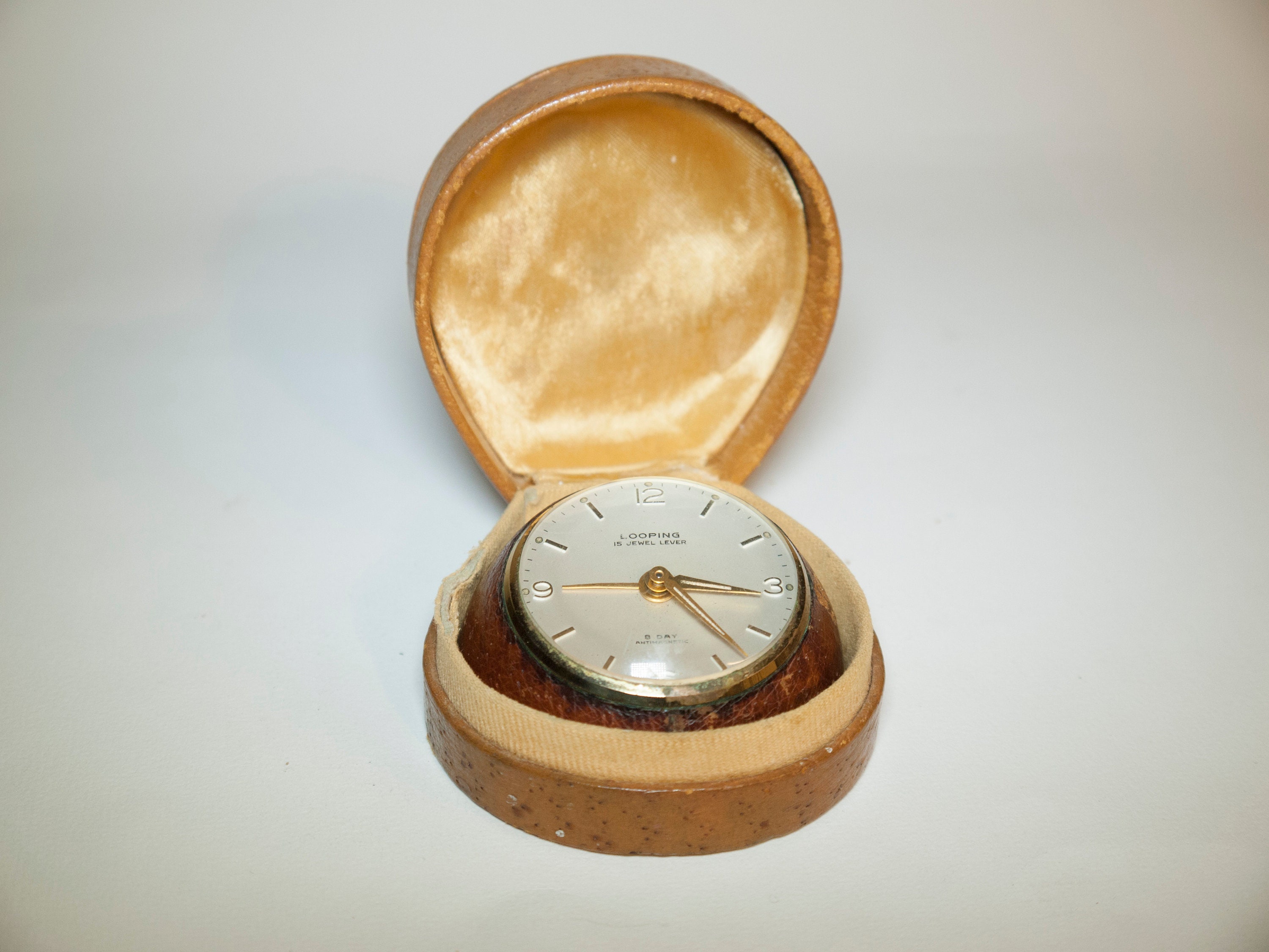 Réveil de Voyage Looping 15 Jewel Lever 8 Day en Parfait État Cosmétique et Fonctionnement Livré ave