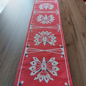 Pañuelo de mesa de algodón fino estampado rústico, corredor de mesa rojo, topper de mesa, vestidor de mesa, textil para el hogar vintage escandinavo (F4)