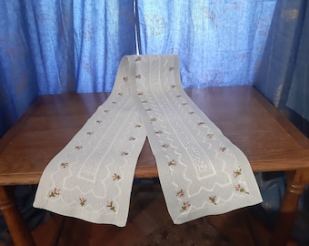 手刺繍 ヴィンテージ スカンジナビア 花柄 厚手 装飾 テーブルランナー クロスステッチ 刺繍 テーブルランナー テーブルドレッサー スカーフ (F-4)