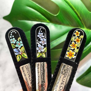 Juego de 3 limas de uñas cortas de cristal checo transparentes de tamaño de viaje con cristales de Swarovski. Envío con diseños florales similares al azar. Regalos para el Día de la Madre.