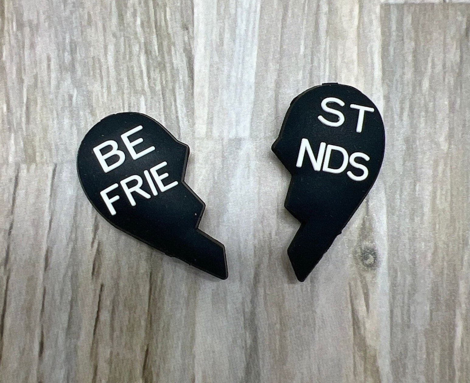 Silicone Focal Beads – A Friend In Bead (is a friend indeed)
