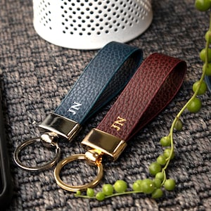 Personalisierter Schlüsselanhänger aus Leder, Hochzeitsgeschenk, Hochzeitsgeschenk, Schlüsselanhänger Custom, kundenspezifischer Schlüsselanhänger, Geschenk zum 3. Jahrestag, Geburtstagsgeschenk
