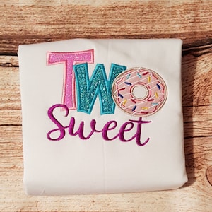 2 year old tshirt, childrens birthday t-shirt for 2 year olds.  childs embroidered birthday shirt, kids doughnut top, two sweet tshirt