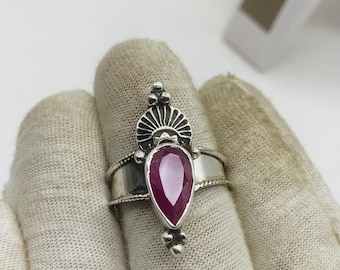 Boho Ring Rubin: Handgefertigter Edelstein Schmuck aus 925 Sterlingsilber