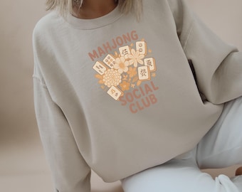 Sudadera personalizada de Mahjong Social Club: cuello redondo bordado "Hora del cóctel"