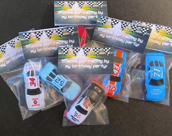 Recuerdos para fiesta temática de carreras de autos **Paquete de 6**: Ideal para fiestas temáticas de carreras o cumpleaños de niños
