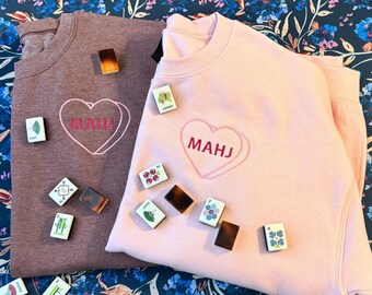 Sudadera con corazón bordado de Mahjong: cuello redondo acogedor, regalo de Mahjong, San Valentín