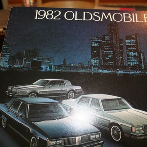 1982 Oldsmobile, Toronado, Ninety Eight, Delta 88, Wagons Dealer Brochure