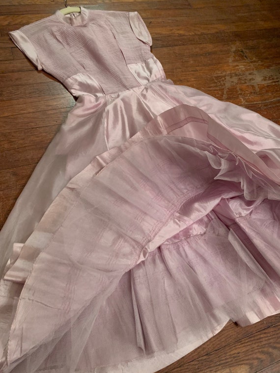 1950s Petal Pink/Lilac Organza Pintucked Party Dr… - image 4