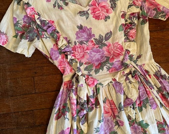 1940s Rose Print Cotton Feed Sack Style Dress | Ruffles Bows | Tie Waist | XS — S