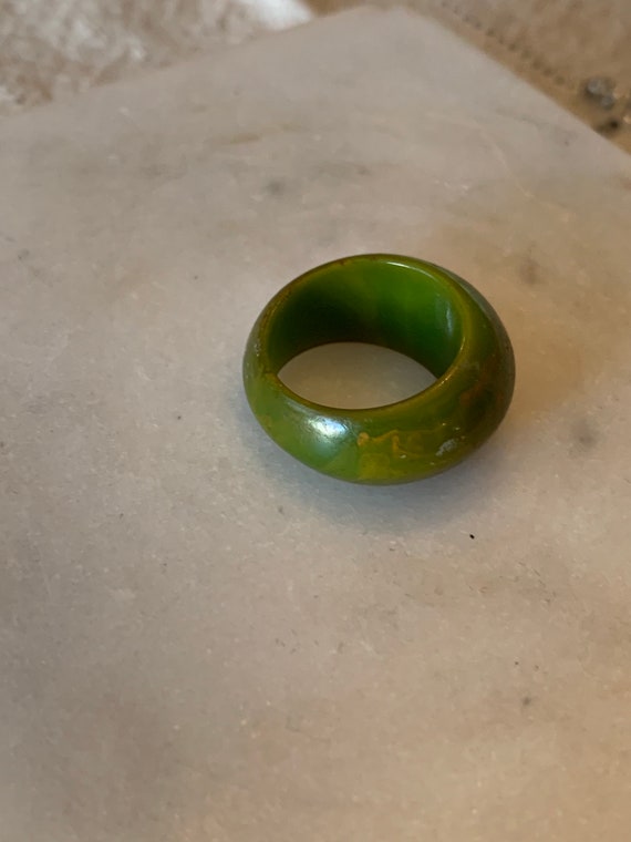 1940s Marbled Green Bakelite Ring
