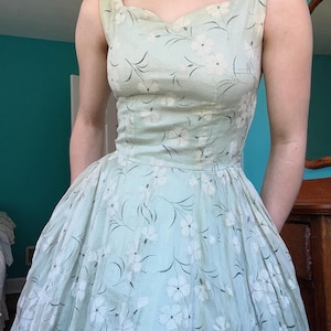 1950s Ethereal Frothy Flocked Floral Mint Pistachio Green Full Huge Organza Circle Skirt Gown / Party Dress | XS