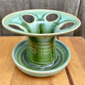 Ceramic Toothbrush Holder in Spearmint Green