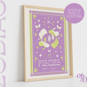 Może przedstawiać: Druk zodiakalny w kolorze fioletowym i zielonym z astrologicznym symbolem Ryb i tekstem "Pisces Feb 19 - Mar 20". Druk jest oprawiony w jasną drewnianą ramę.