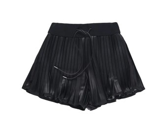 Ladies new Black Pleated Handmade Leather Shorts Genuine Leather Trendy and Fashionable Shorts