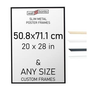 Puede incluir: Un marco de póster rectangular de metal negro delgado con el texto wall bonito SLIM METAL POSTER FRAMES 50.8x71.1 cm 20 x 28 in & ANY SIZE CUSTOM FRAMES. A la derecha hay cuatro muestras de perfiles de marco en beige, blanco, negro y blanco.