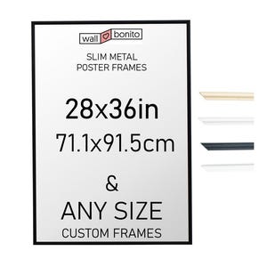 Könnte beinhalten: Ein rechteckiger, schmaler Metall-Posterrahmen in Schwarz mit dem Text wall bonito SLIM METAL POSTER FRAMES 28x36in 71.1x91.5cm & ANY SIZE CUSTOM FRAMES. Rechts befinden sich vier kleine horizontale Rahmenprofil-Muster in hellem Holz, Weiß, Schwarz und Silber.