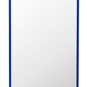 Puede incluir: Un espejo rectangular con un marco azul vibrante. El marco es de un color s&oacute;lido y audaz, creando un contraste llamativo con la superficie blanca reflectante del espejo. El dise&ntilde;o es simple y moderno.