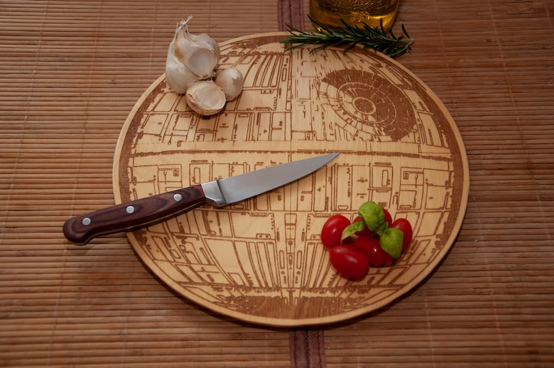 Death Star chopping board image 1