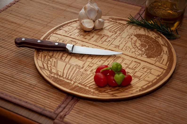 Death Star chopping board image 3