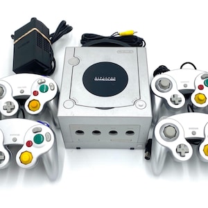 GameCube Console Silver + Silver Controller/s + Wires Bundle