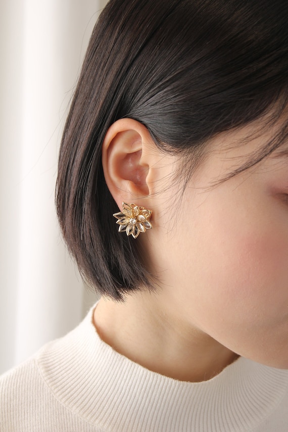 Dainty showy Flower Earrings Titanium Post Earrings Nickel Free Hypoallergenic Studs Cubic Zirconia Charm Best Birthday Gift Etsy