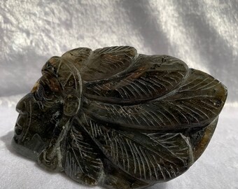 手彫りのカナダ産ラブラドライトインディアンヘッド彫刻 - Etsy 日本